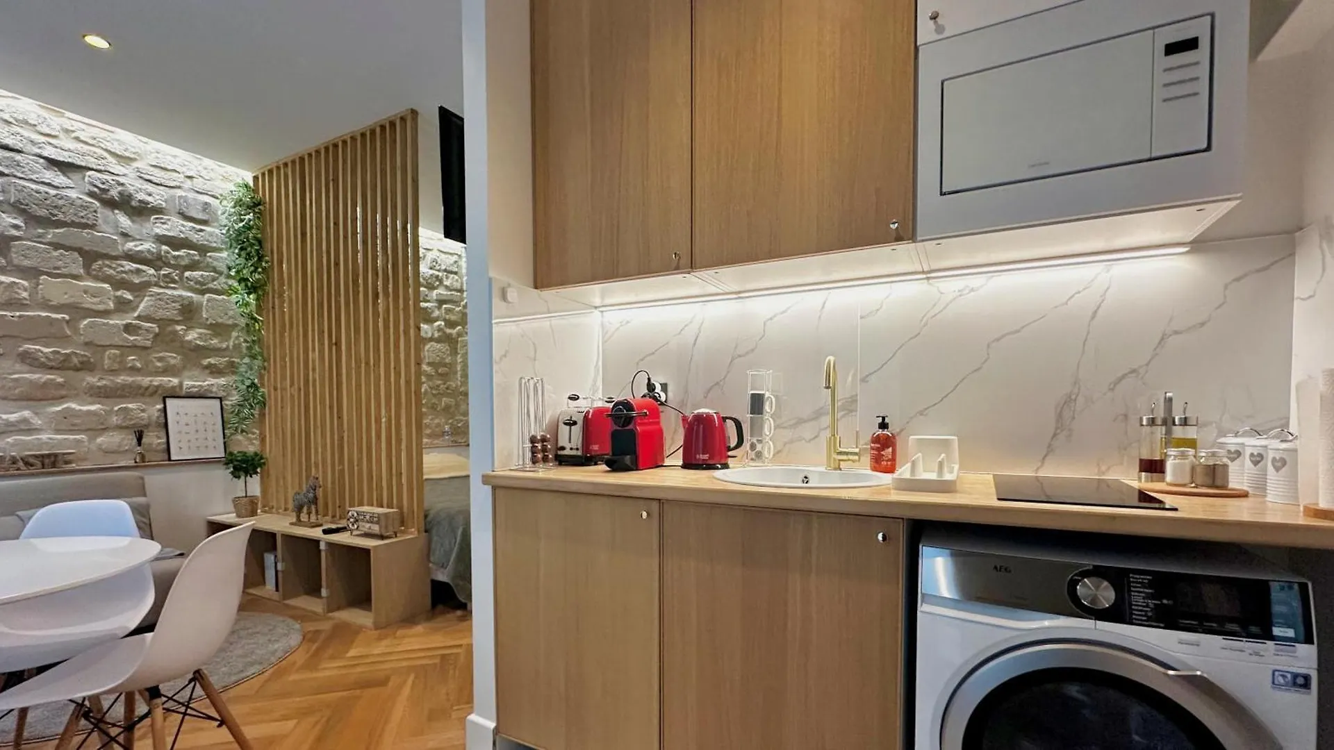 Studio Amelot, Charming & Pierre Paris Apartment